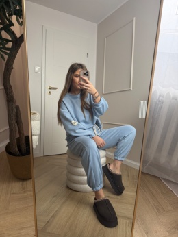 Komplet dresowy masełko niebieski dres II model