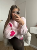 Miękki sweter w serca pudrowy róż